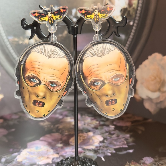 Silence of the Lambs-Hannibal Earrings - Picture 5 of 5